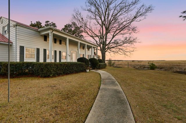 613 Cypress Ct., Georgetown, SC 29440