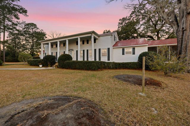 613 Cypress Ct., Georgetown, SC 29440