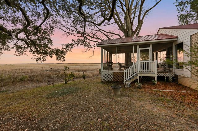 613 Cypress Ct., Georgetown, SC 29440