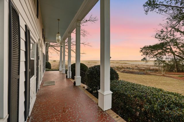 613 Cypress Ct., Georgetown, SC 29440