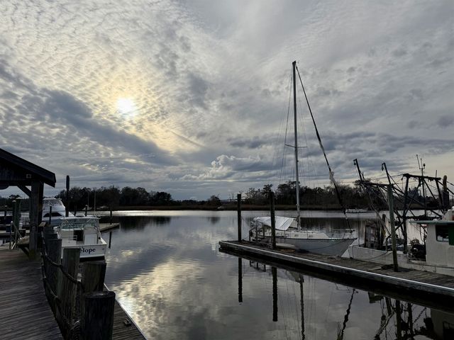 613 Cypress Ct., Georgetown, SC 29440