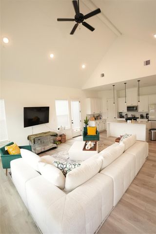 2406 Mann Street D, Houston, TX 77093