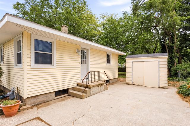 619 Fall Street, Spring Lake, MI 49456
