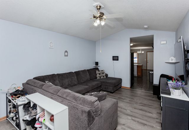 6104 Tonka Avenue, Des Moines, IA 50312