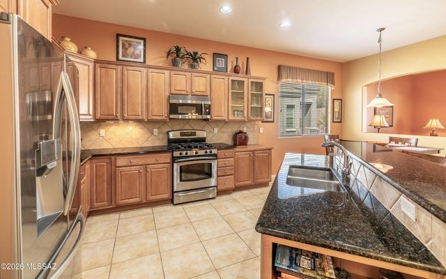 5080 W Coyote Gulch Loop, Marana, AZ 85658