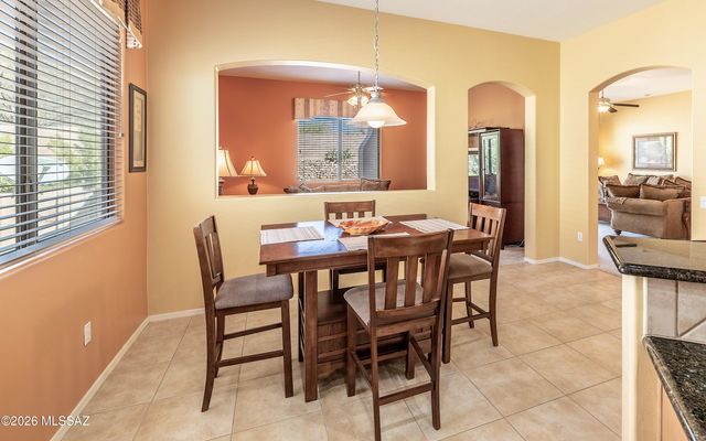 5080 W Coyote Gulch Loop, Marana, AZ 85658