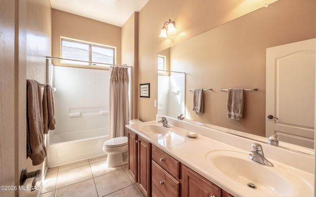 5080 W Coyote Gulch Loop, Marana, AZ 85658