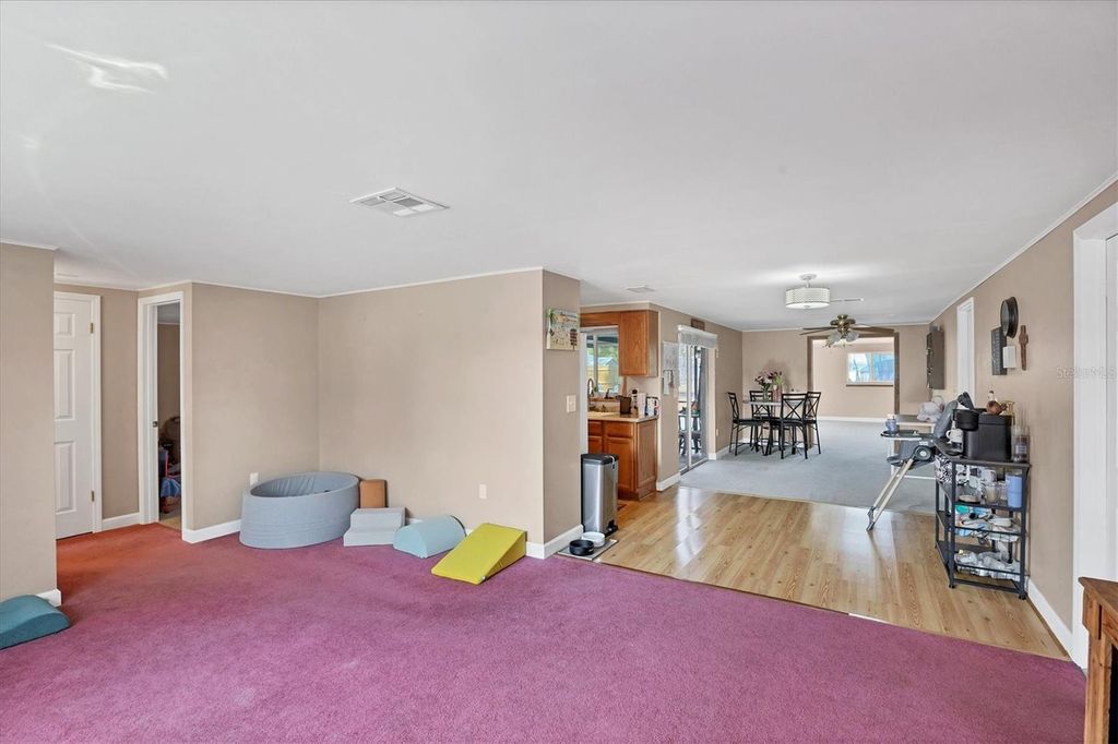 Image 21 of property listing at 3010 GOLDEN RAIN DRIVE, Sarasota, FL 34232