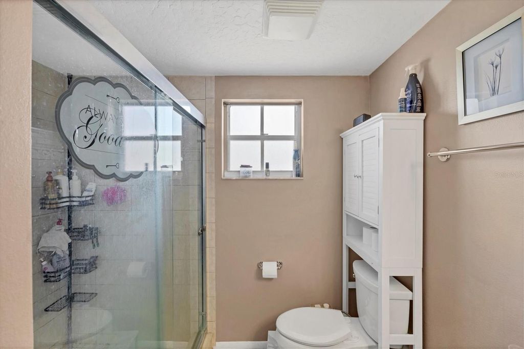 Image 25 of property listing at 3010 GOLDEN RAIN DRIVE, Sarasota, FL 34232