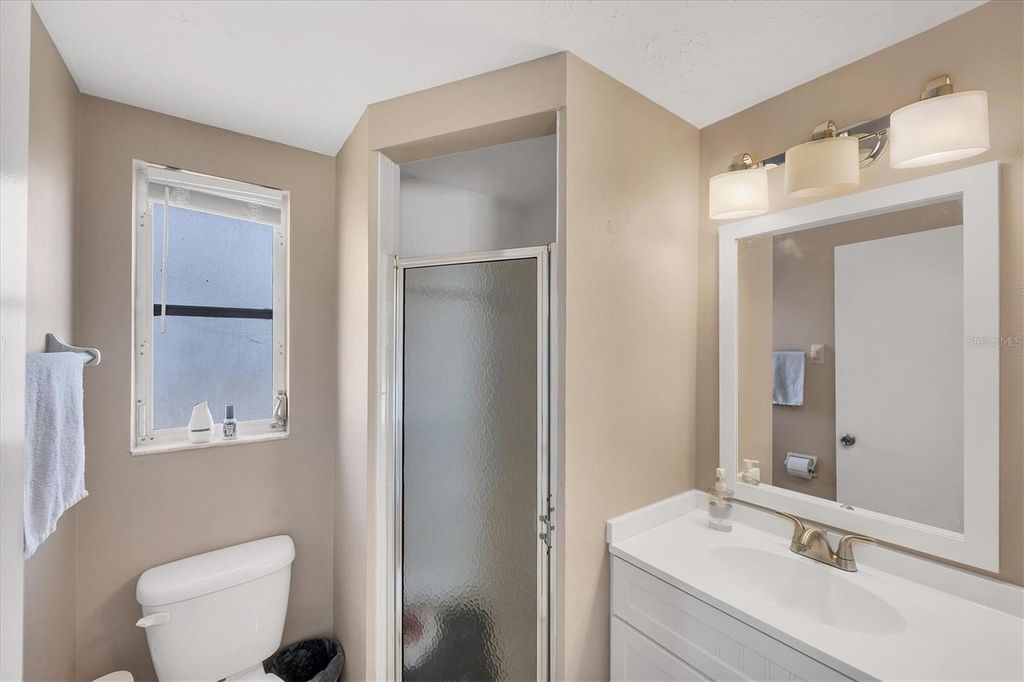 Image 29 of property listing at 3010 GOLDEN RAIN DRIVE, Sarasota, FL 34232