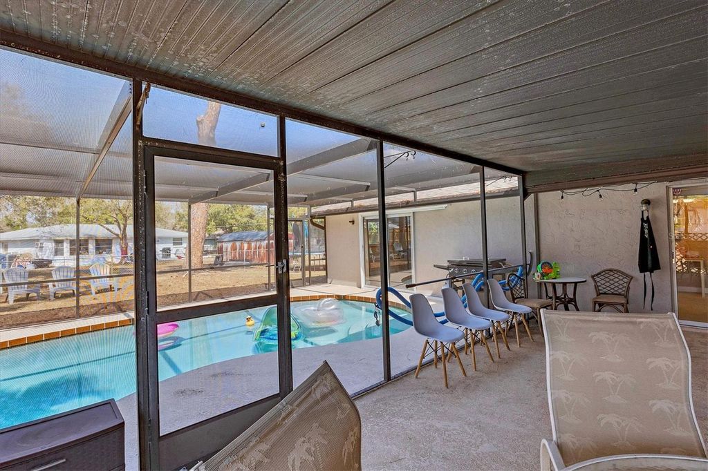 Image 32 of property listing at 3010 GOLDEN RAIN DRIVE, Sarasota, FL 34232