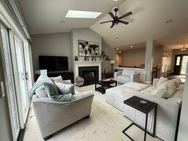 2019 Mallard Lane, Woodstock, IL 60098