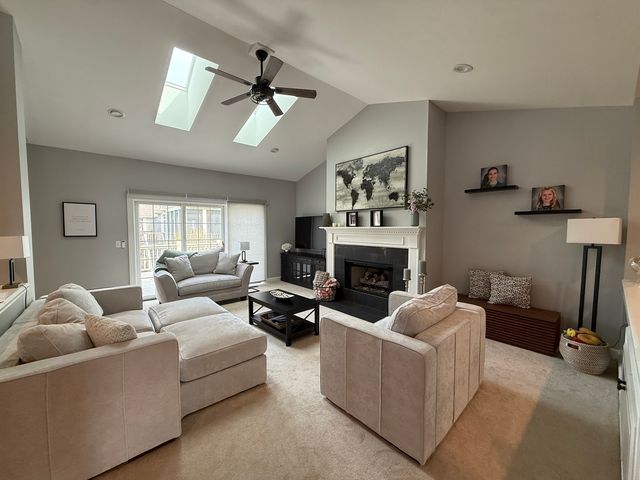 2019 Mallard Lane, Woodstock, IL 60098