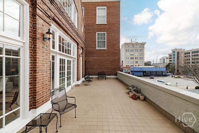 247 E Washington Street 207, Athens, GA 30601