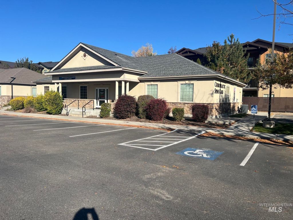 10108 West Overland 101, Boise, ID 83709 photo 2