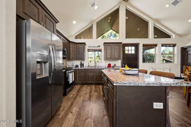 120 N RETREAT Drive, Show Low, AZ 85901