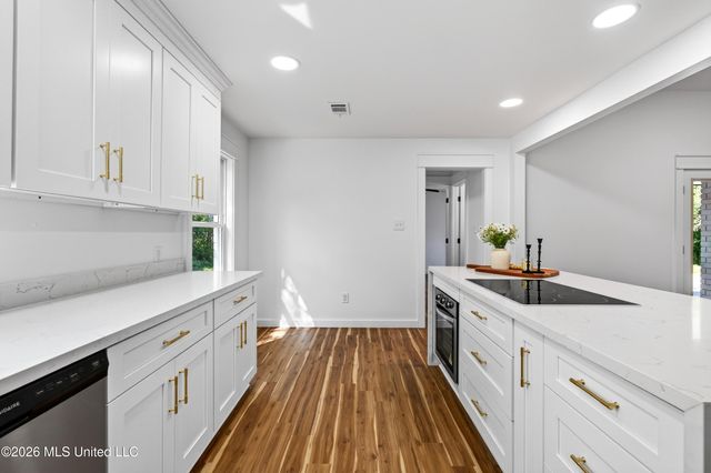 1305 Pine Street, Gulfport, MS 39507