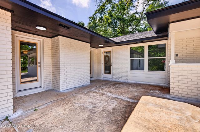 1305 Pine Street, Gulfport, MS 39507