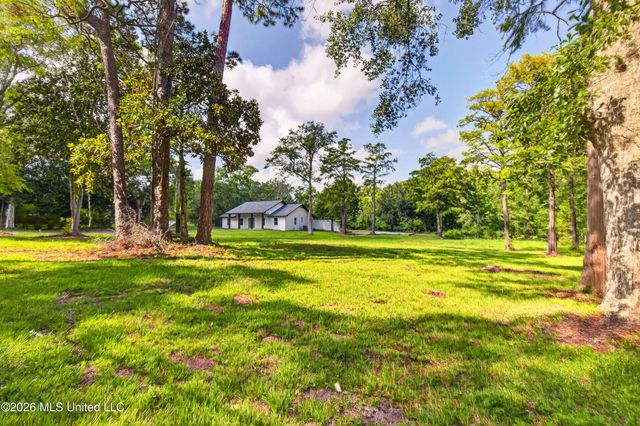 1305 Pine Street, Gulfport, MS 39507