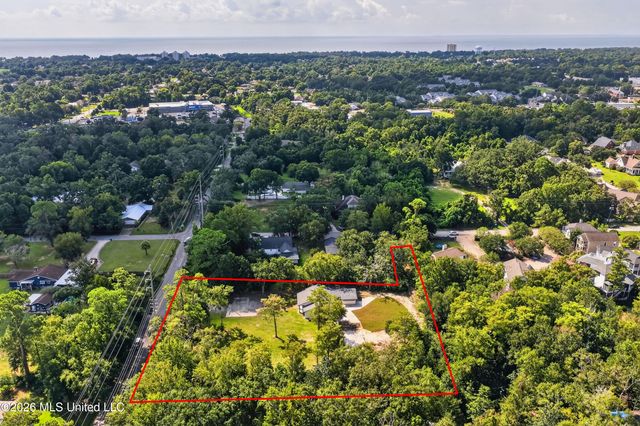1305 Pine Street, Gulfport, MS 39507
