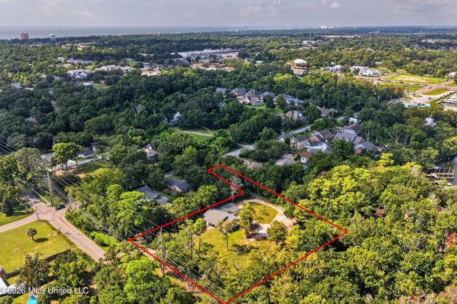 1305 Pine Street, Gulfport, MS 39507