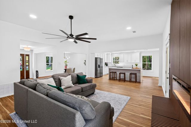 1305 Pine Street, Gulfport, MS 39507
