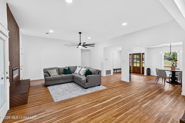 1305 Pine Street, Gulfport, MS 39507