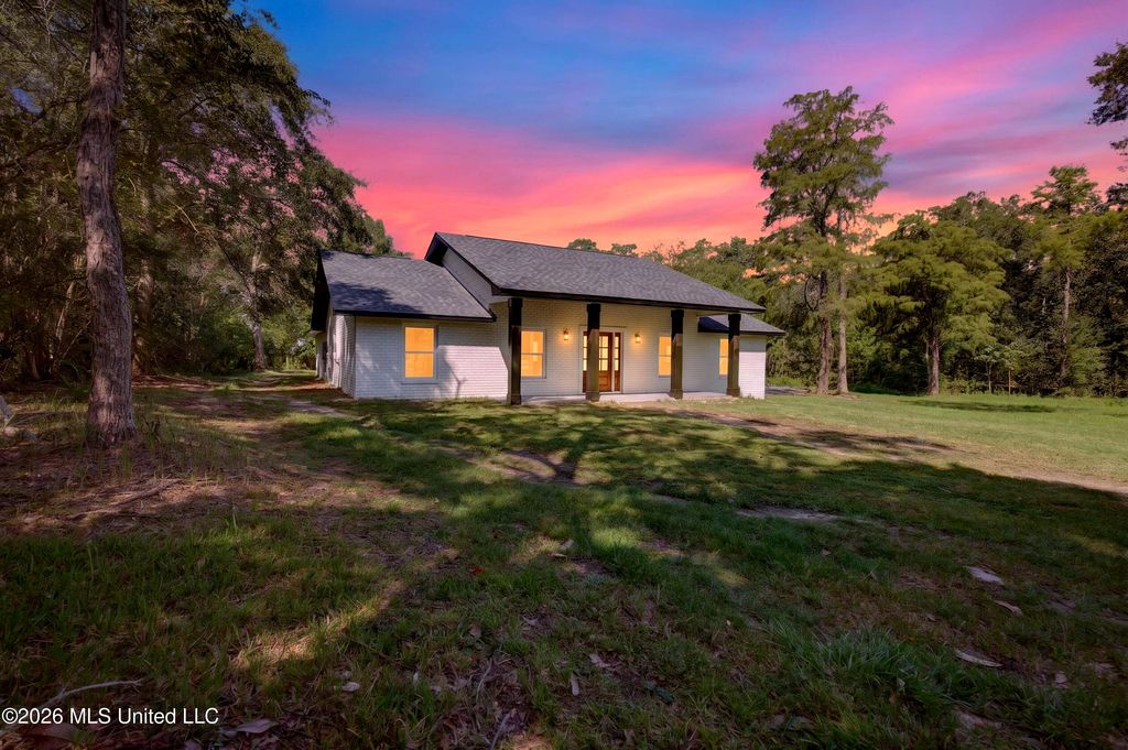 1305 Pine Street, Gulfport, MS 39507