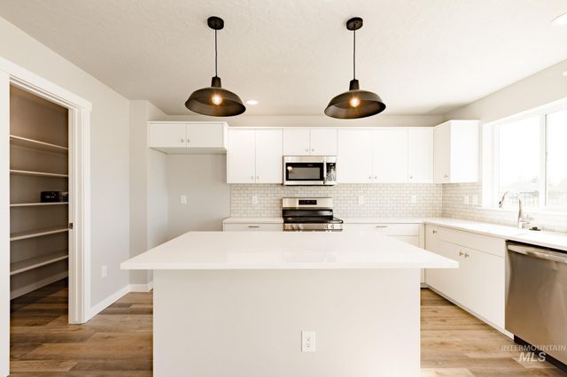 710 S Blackfoot Ave, Emmett, ID 83617