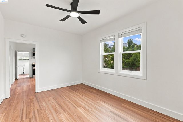 6414 Herzog St, Oakland, CA 94608