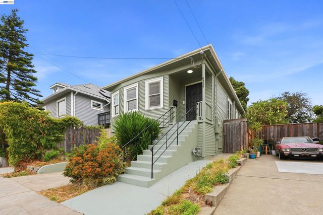 6414 Herzog St, Oakland, CA 94608