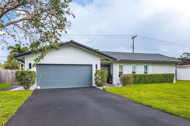 115 St Cloud Lane, Boca Raton, FL 33431