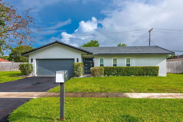 115 St Cloud Lane, Boca Raton, FL 33431
