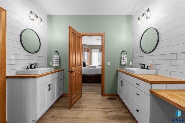 2412 S Purdue Ave Avenue, Sioux Falls, SD 57106