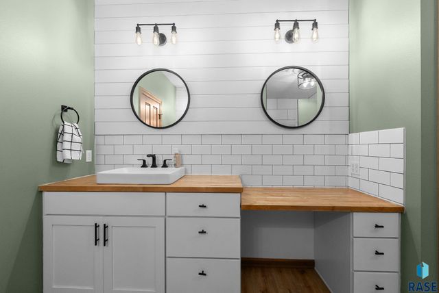 2412 S Purdue Ave Avenue, Sioux Falls, SD 57106