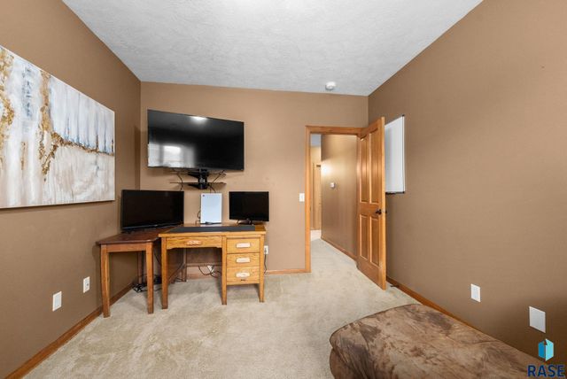 2412 S Purdue Ave Avenue, Sioux Falls, SD 57106