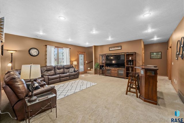 2412 S Purdue Ave Avenue, Sioux Falls, SD 57106