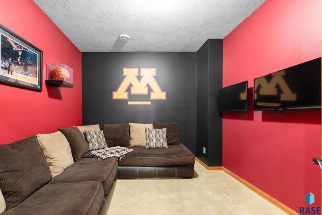 2412 S Purdue Ave Avenue, Sioux Falls, SD 57106