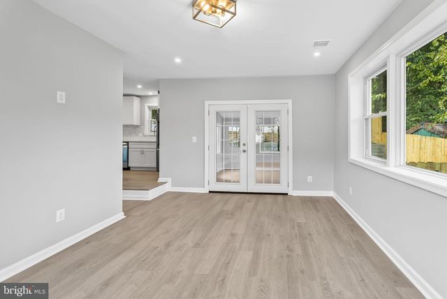 5822 BROOKVIEW DR, Alexandria, VA 22310