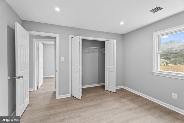 5822 BROOKVIEW DR, Alexandria, VA 22310