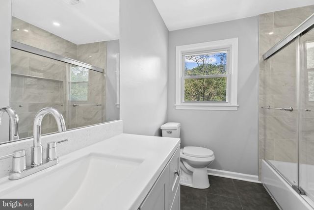 5822 BROOKVIEW DR, Alexandria, VA 22310