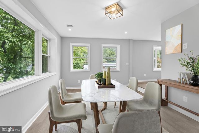 5822 BROOKVIEW DR, Alexandria, VA 22310