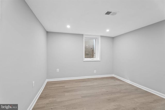 5822 BROOKVIEW DR, Alexandria, VA 22310