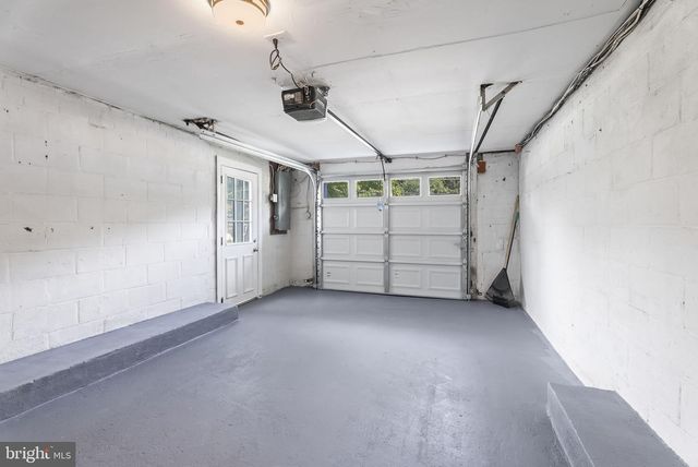 5822 BROOKVIEW DR, Alexandria, VA 22310