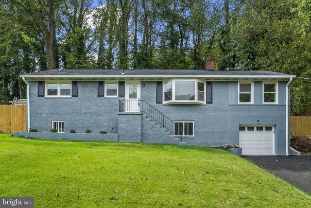 5822 BROOKVIEW DR, Alexandria, VA 22310