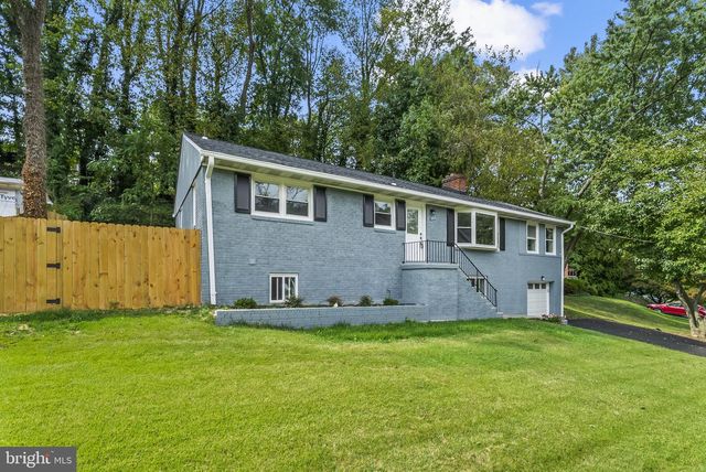 5822 BROOKVIEW DR, Alexandria, VA 22310