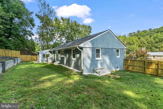 5822 BROOKVIEW DR, Alexandria, VA 22310