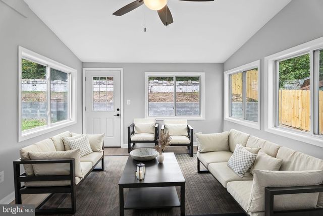 5822 BROOKVIEW DR, Alexandria, VA 22310