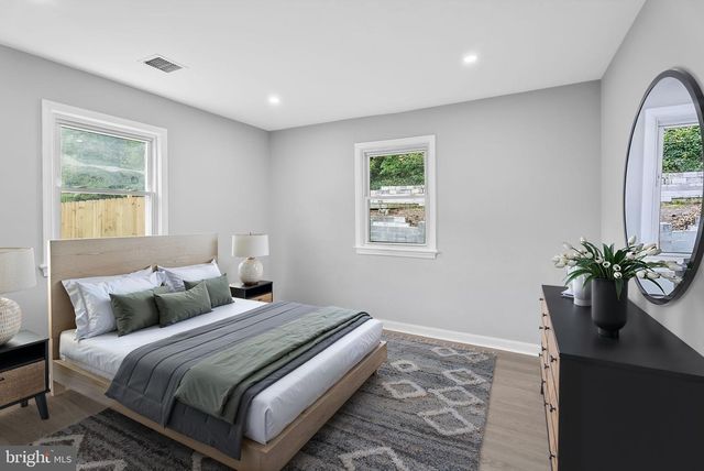 5822 BROOKVIEW DR, Alexandria, VA 22310