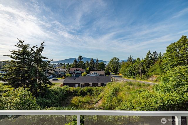 3602 W 8th Street, Anacortes, WA 98221